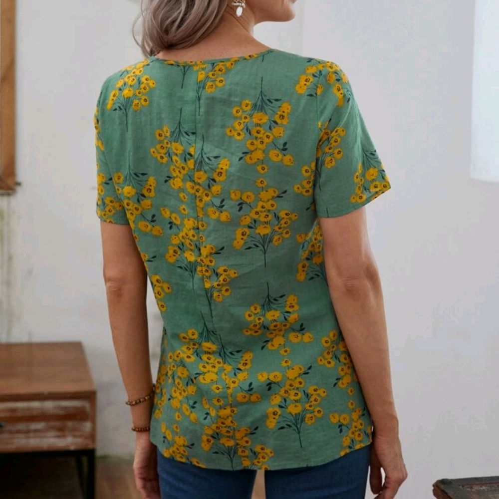 🍉5 for $25* Pleated Floral Top - Picture 3 of 6